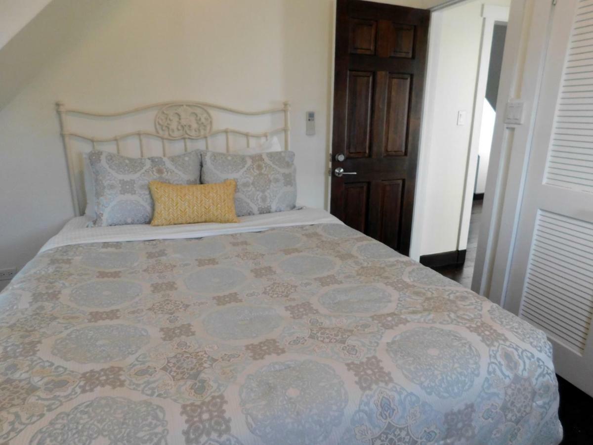 Готель Sapodilla House Dunmore Town Екстер'єр фото