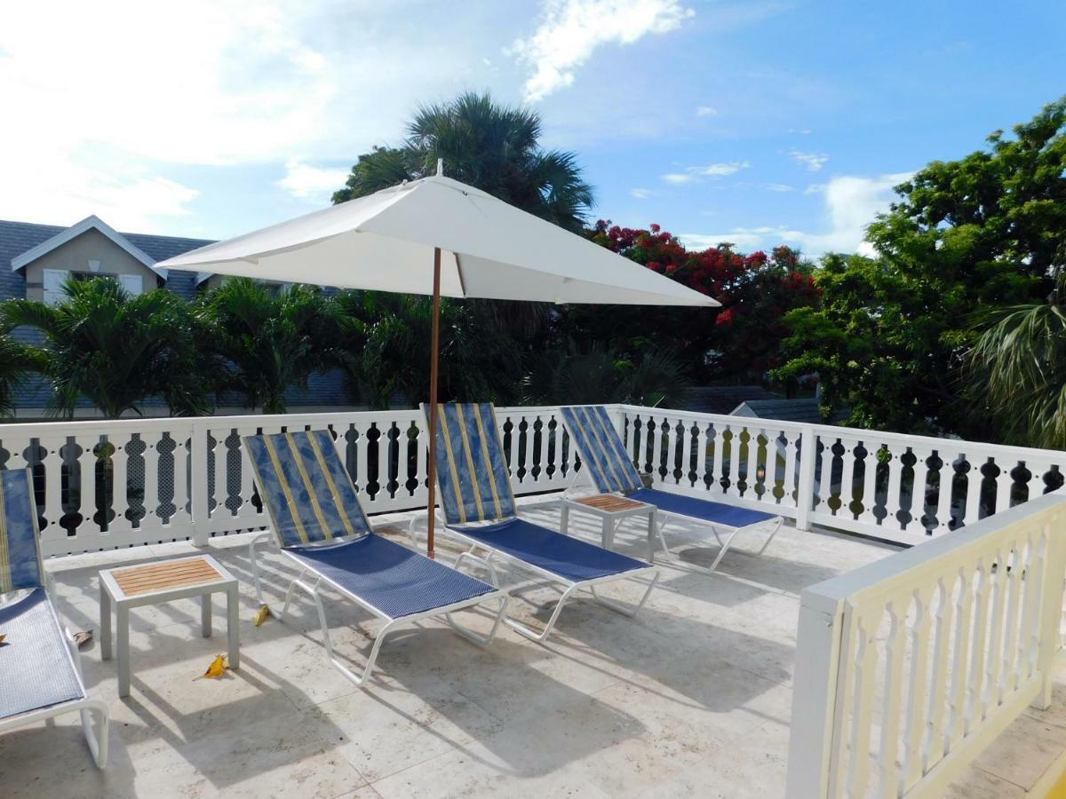 Готель Sapodilla House Dunmore Town Екстер'єр фото